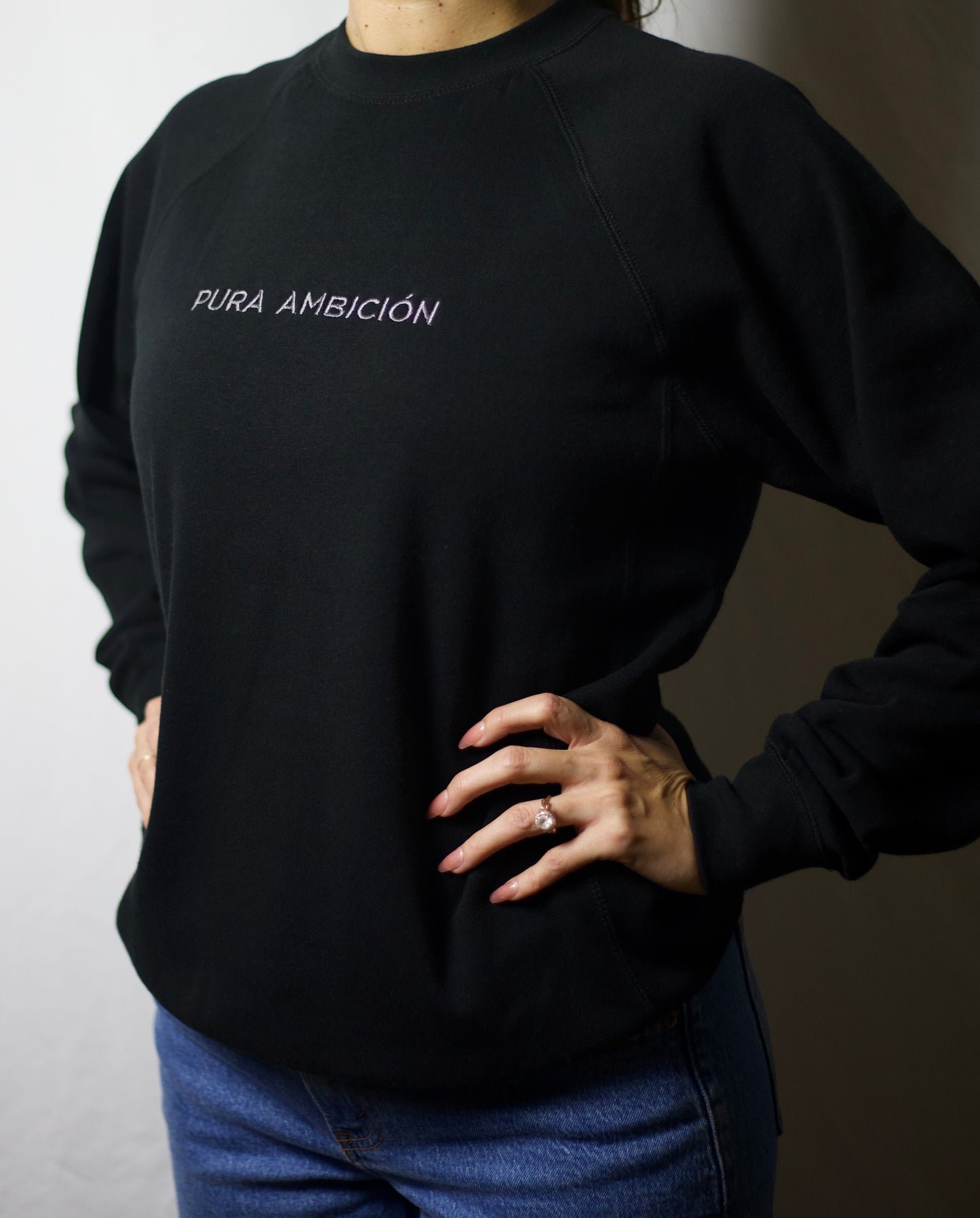 Midnight Black Edition: Pura Ambición Sweatshirt (Unisex)